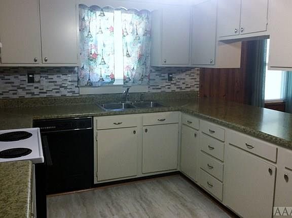 3rd image of 104 Creek Rd