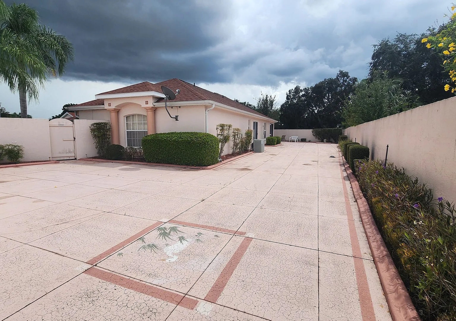 614 Delgado Avenue — Photo 4