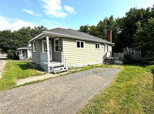32 Beaumont Ave, Grand Falls Windsor, NL A2A1Z9