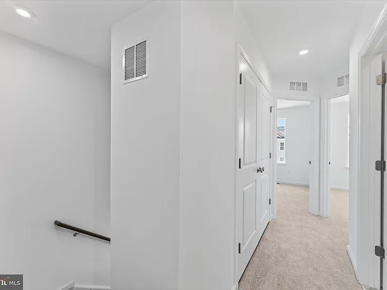 501 Fontana Cir — Photo 13