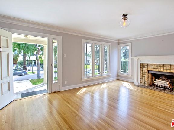 4th image of 527 N Plymouth Blvd