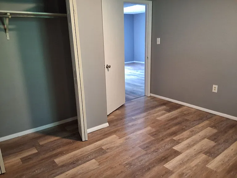 1178 Lois Ln — Photo 11