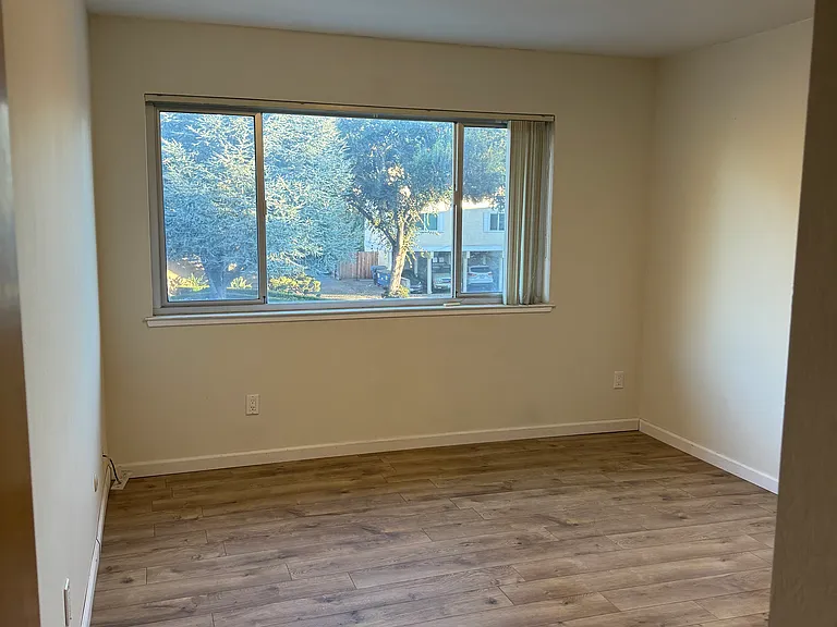 439 Vasquez Ct #4 — Photo 4