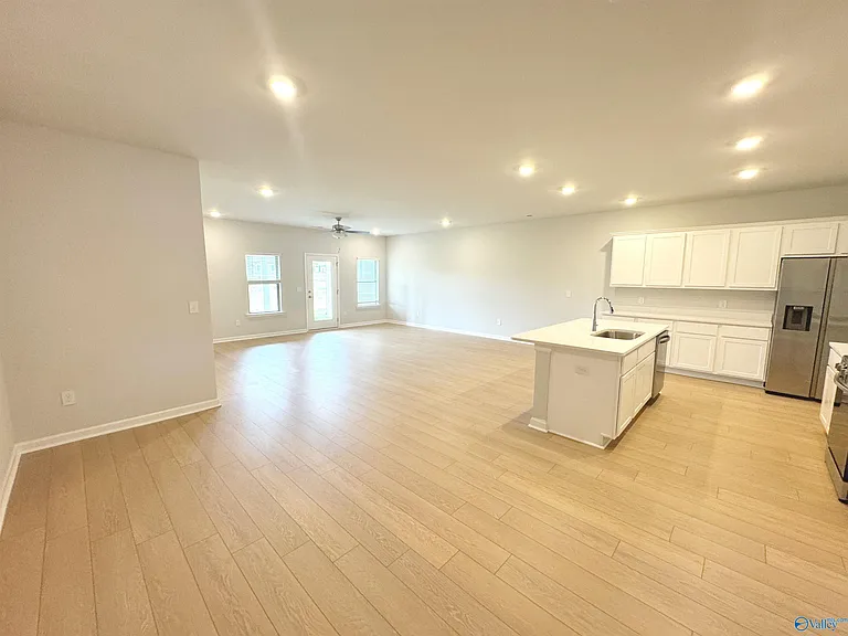 139 Little Britain St — Photo 4