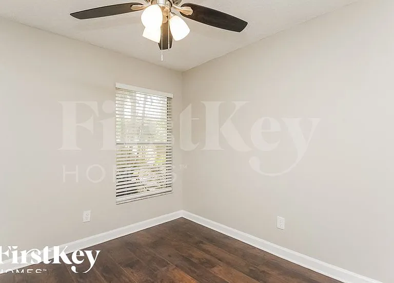 1136 Creek Woods Cir — Photo 11