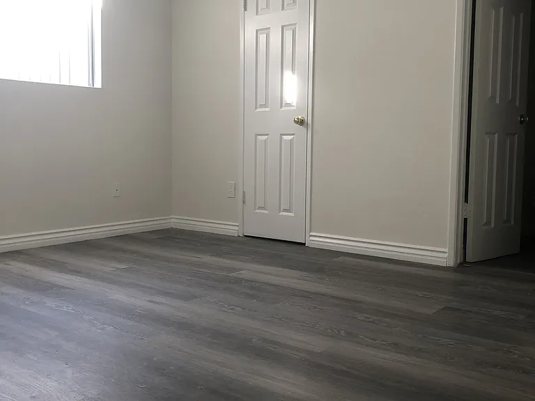 16850 Chatsworth St — Photo 23