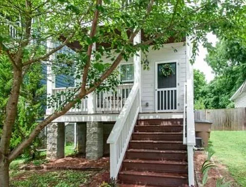 Building Photo - 1117B Sharpe Ave