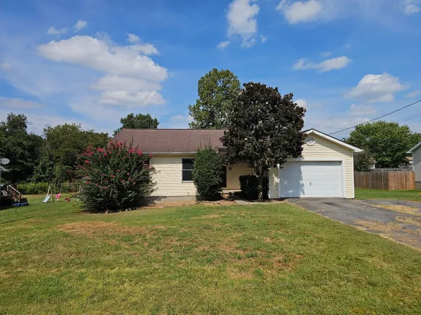 6115 Majestic Oak Dr, Paducah, KY 42003