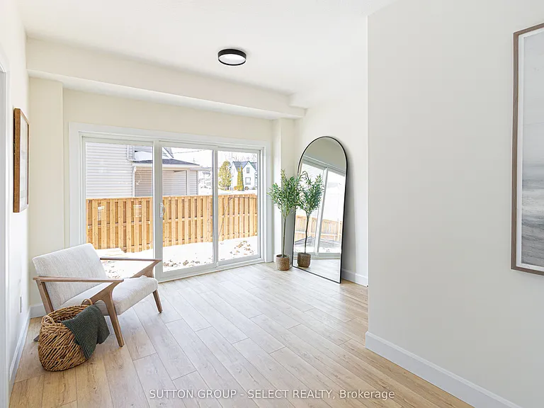 233 Upper Queen St #6 — Photo 6