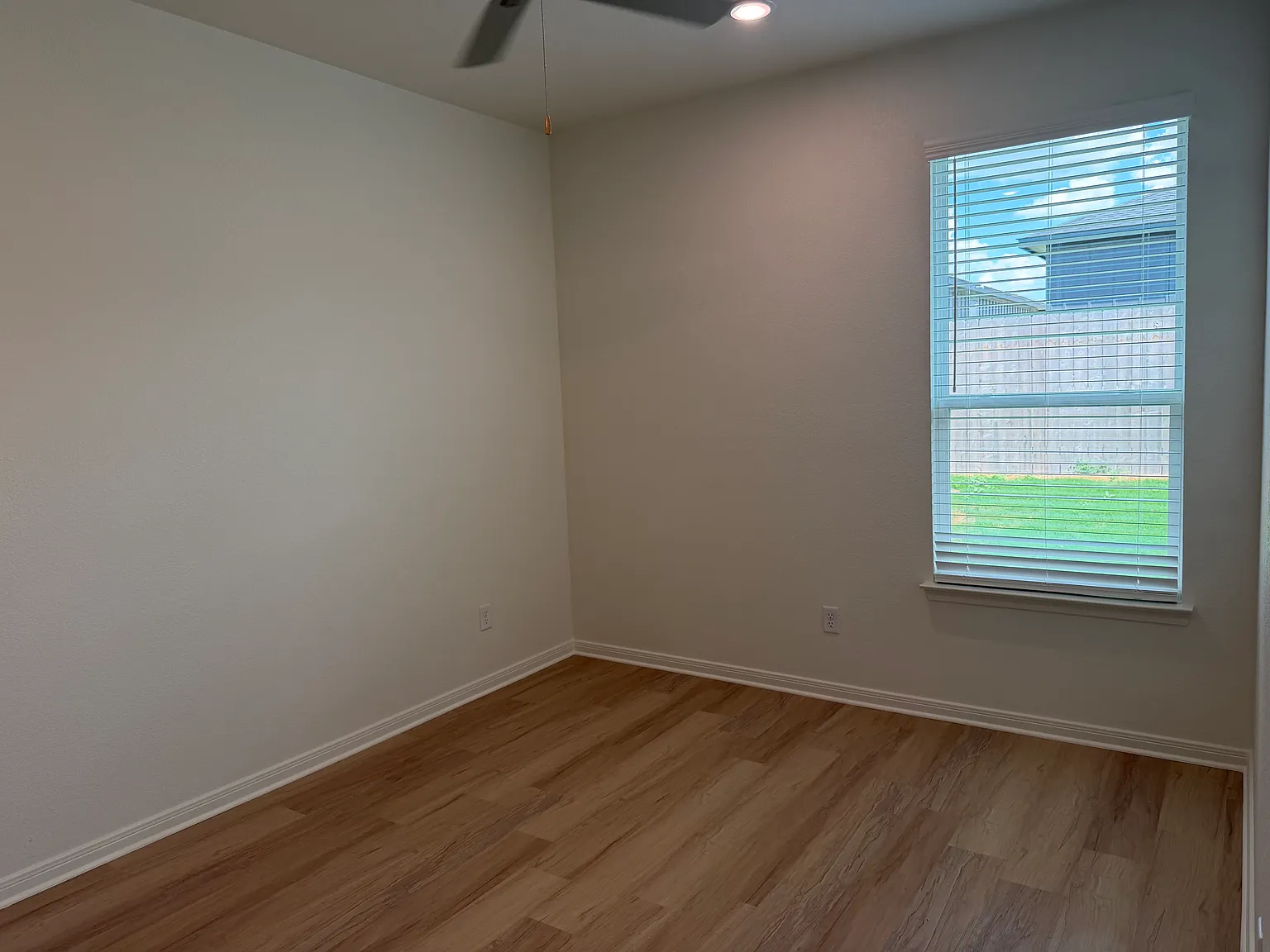 3 bed, 1174 sqft, $1,395 — Photo 3