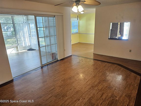 5th image of 4900 Lake Waterford Way W #2113