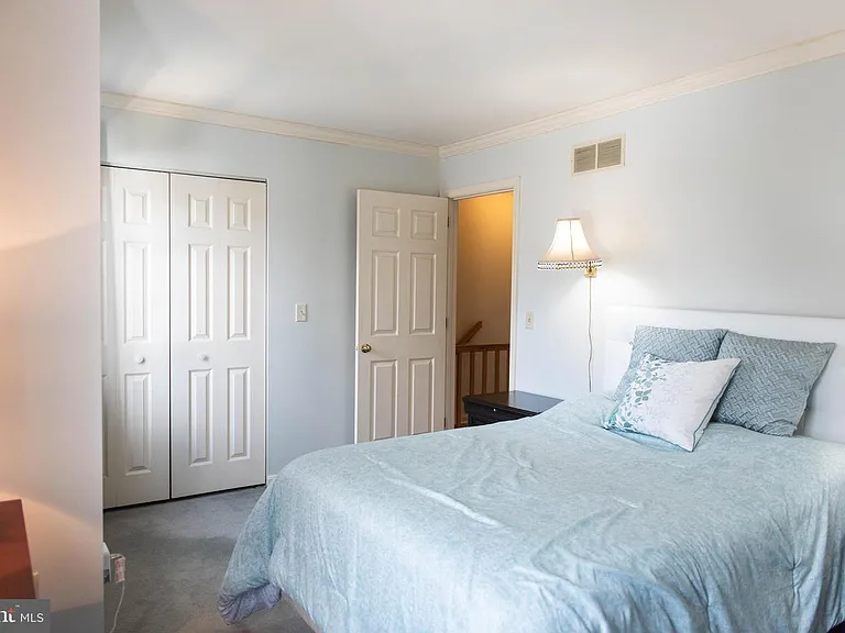 609 Cambridge Ct — Photo 24