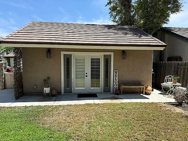 1703 Wisteria Dr — Photo 2