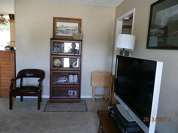 5th image of 4501 SE 19th St