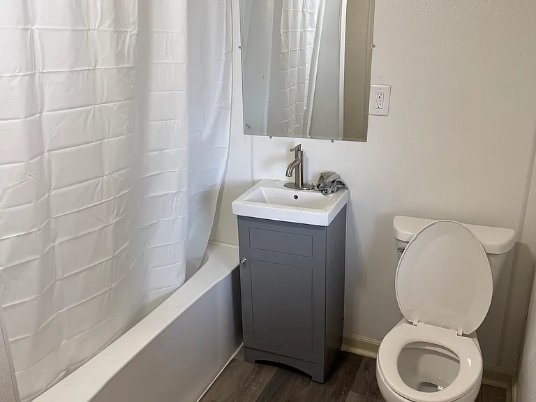 1740 W 87th St #2 — Photo 7