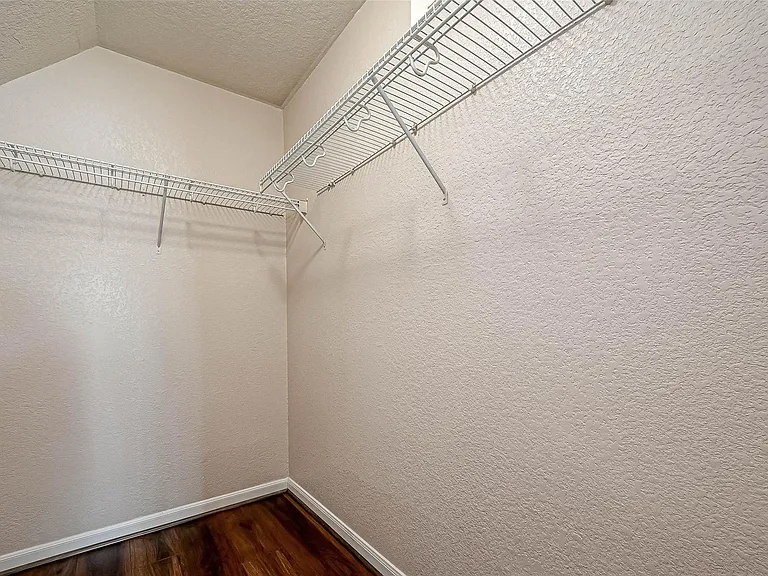22138 Orchard Dale Dr — Photo 17