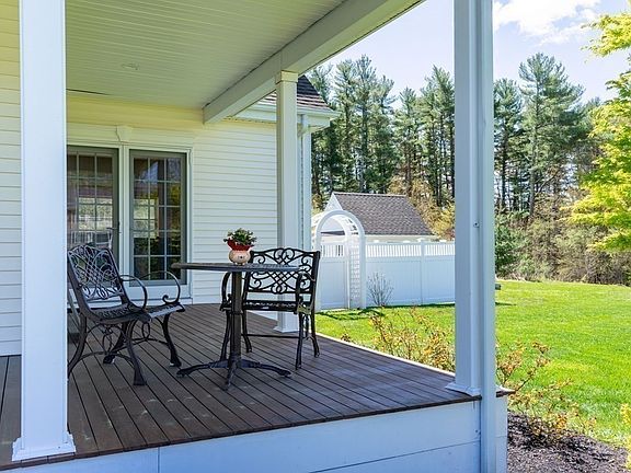 5th image of 31 Laurelwood Dr