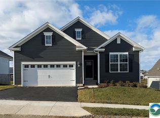 1553 Dresden Dr, Breinigsville, PA