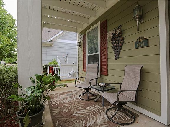 2nd image of 9941 Marthas Vineyard Cir