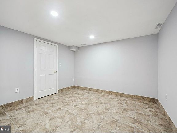 Large Spacious Bedroom or Office Space with HUGE Walk-In Closet