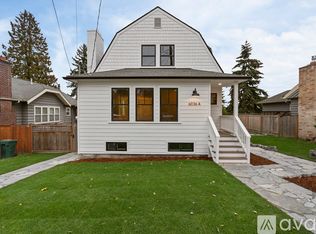 6036 5th Ave NE #A, Seattle, WA 98115