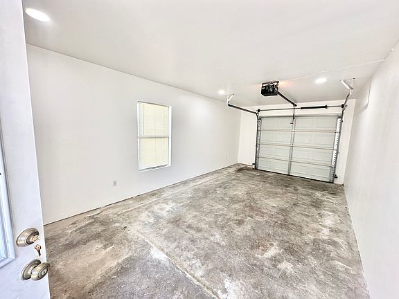 3rd image of 1606 Garden Villa Dr #B
