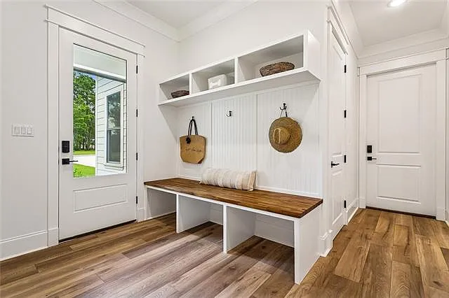 7220 The Woods Ave — Photo 3