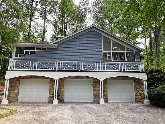 2nd image of 3786 Cliff Crest Dr SE