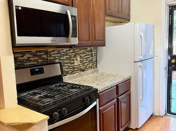 558 19th St Floor 1, Brooklyn, NY 11218