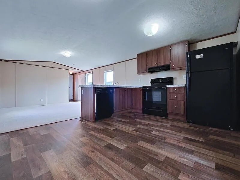 312 W Tower Ln