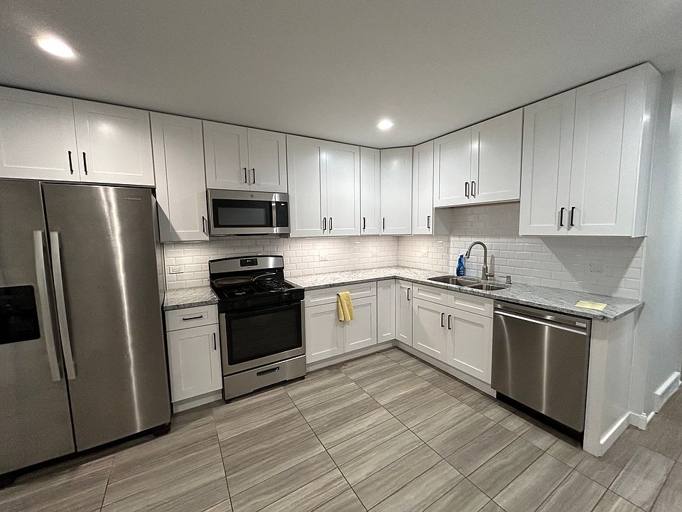 1st image of 4820 N Keeler Ave #2