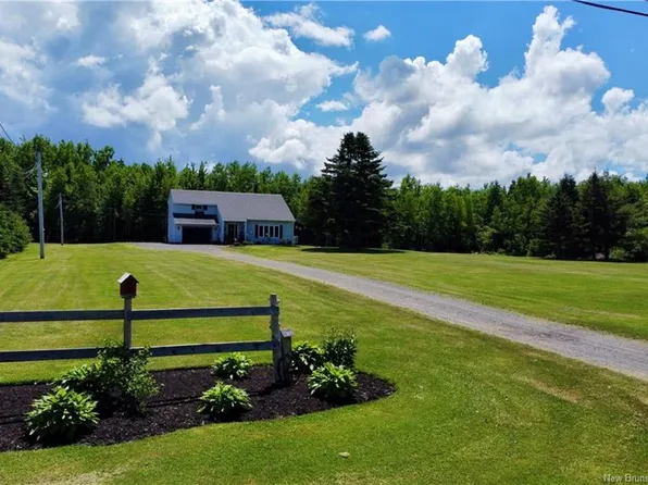 110 Valley Ranch Rd, Moncton, NB E1H 2R3