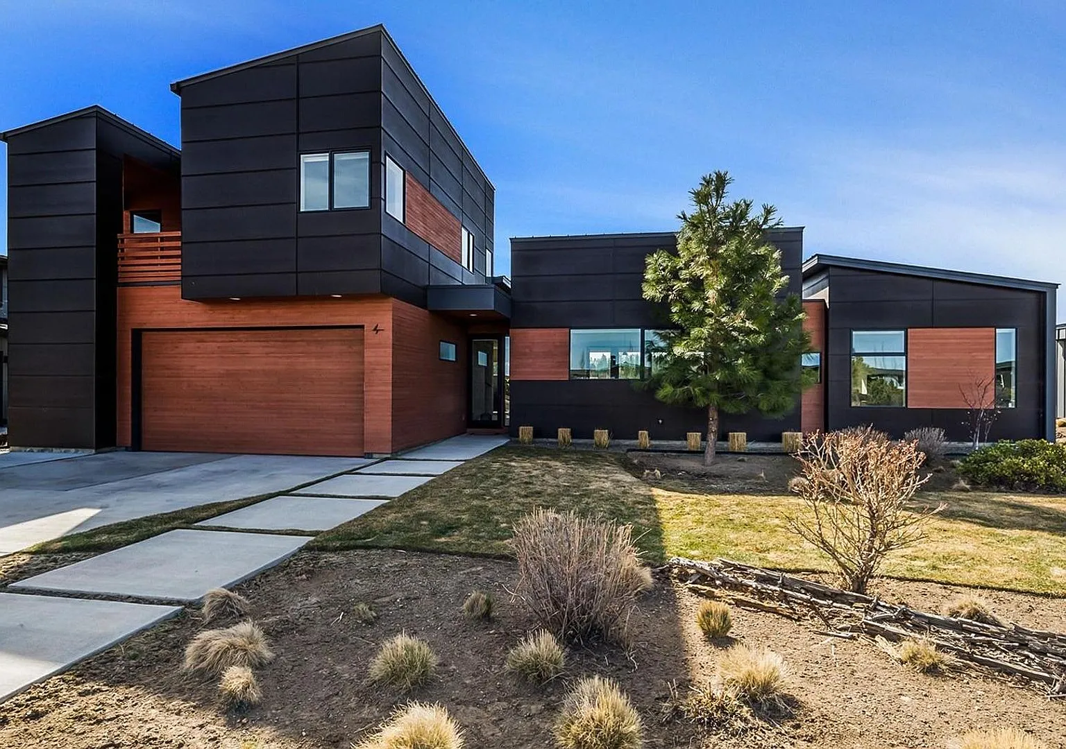 Luxury Tetherow Home | 3BR Furnished Retreat Near Mt. Bachelor — Photo 1