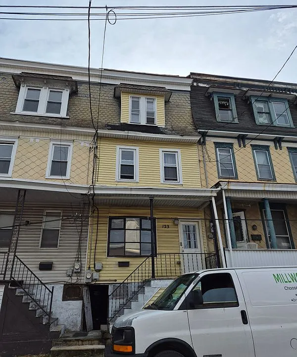 123 N Grant St
