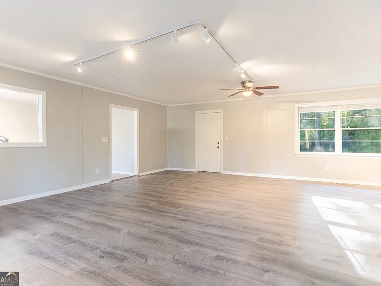 2290 Pinetree Ln NE — Photo 12