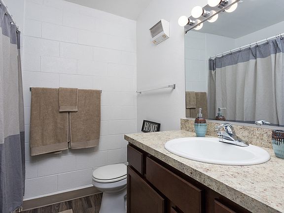 Greenbriar Village | Bathroom