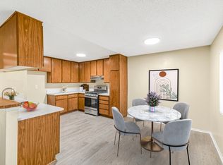 38225 12th St E APT 15, Palmdale, CA 93550