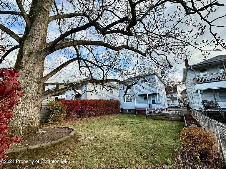 22 N Goodwin Ave — Photo 3