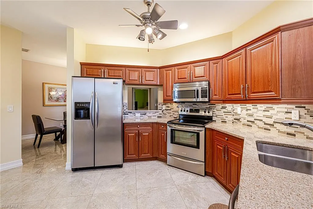 3 bed, 2.0 bath, 1374 sqft, $2,700 — Photo 1