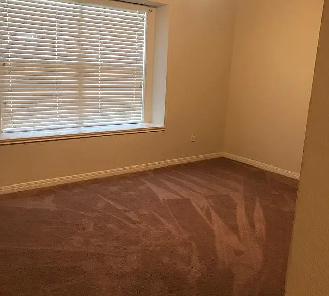 3111 Macarthur Ave — Photo 12