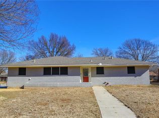 1116 Elmwood St, Gainesville, TX 76240