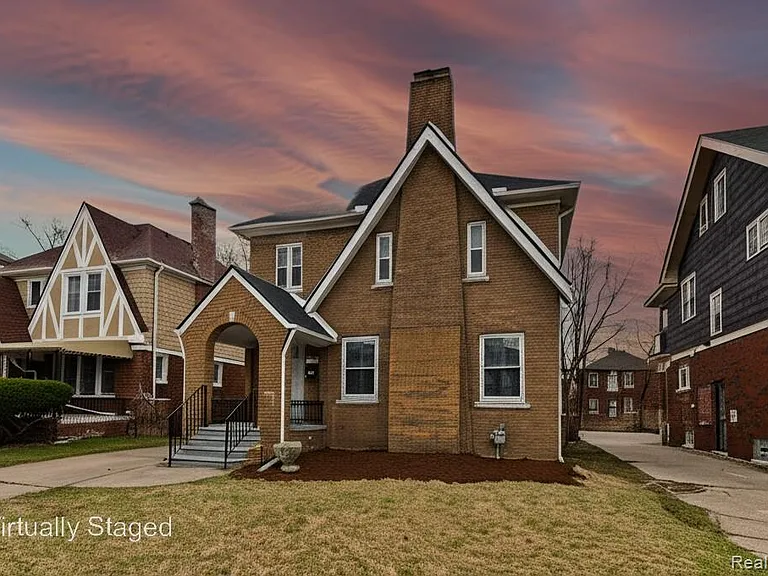 4767 Sturtevant St — Photo 34