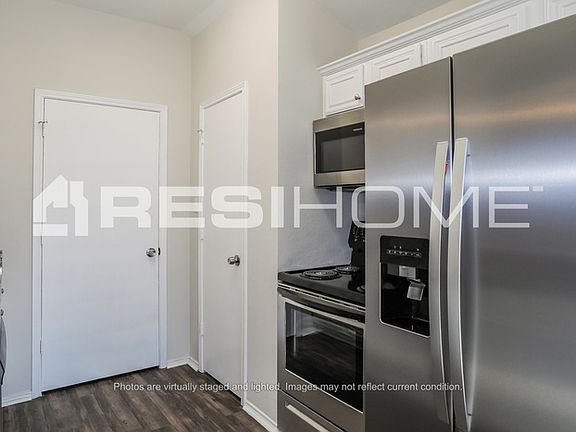 3rd image of 3128 Ronay Dr