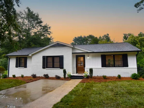 32 Nora Dr, Greenville, SC 29609