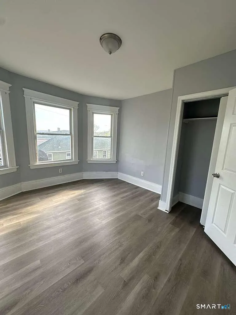 3 bed, 1.0 bath, 1000 sqft, $1,400 — Photo 1