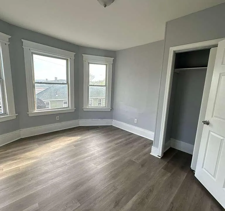 157 Lounsbury St #2