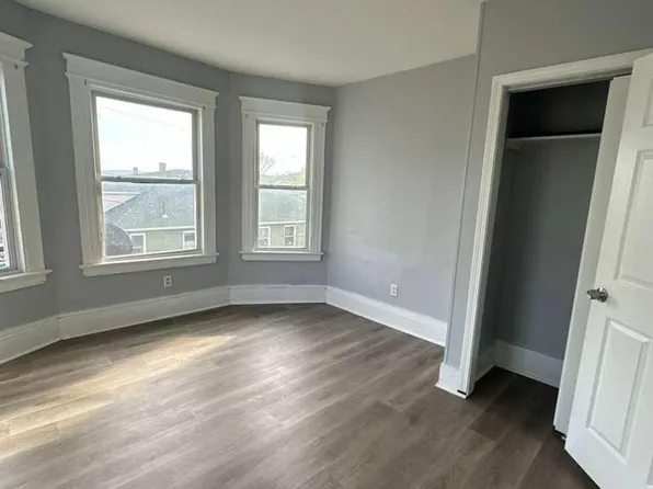 157 Lounsbury St #2, Waterbury, CT 06706