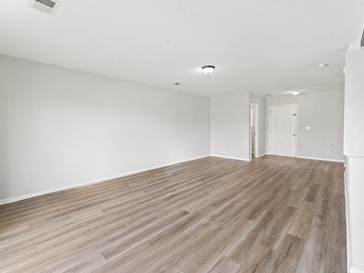 4 bed, 1980 sqft, $2,100 — Photo 4