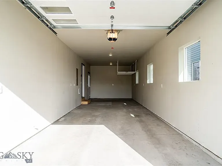 Tandem garage