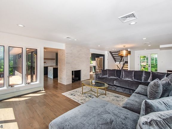 4th image of 28 W Shore Rd